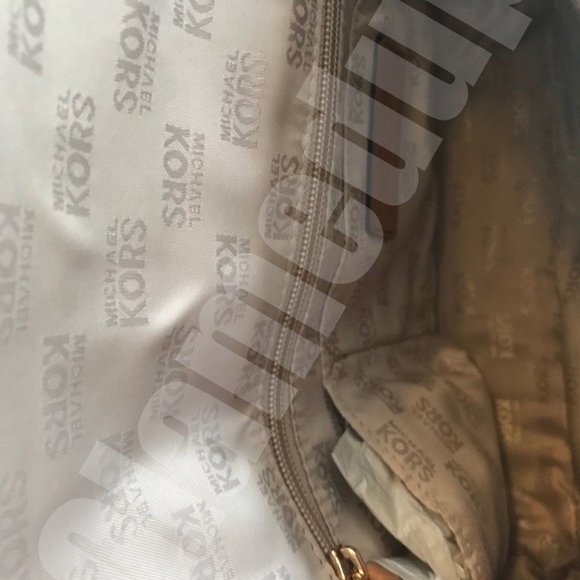 SOLD OUT Michael Kors Violet Callie Crossbody - Picture 6 of 8